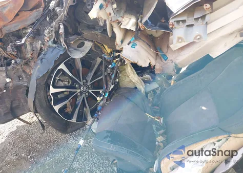 2019 Toyota Corolla Se from USA, damaged, VIN 2T1BURHEXKC218313